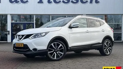 Wit Occasion 2015 Nissan Qashqai Tekna SUV | € 10.945 (Eerlijke prijs)
