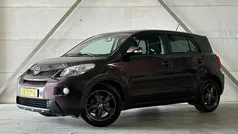 Paars, metallic lak Gebruikt 2009 Toyota Urban Cruiser SUV | € 7.295 (Eerlijke prijs)