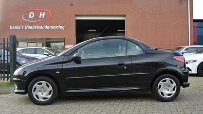 Occasion 2003 Peugeot 206 CC Cabriolet | € 899 (Goede deal)