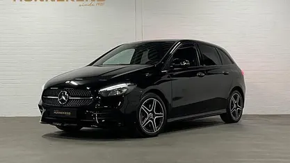 Zwart Gebruikt 2022 Mercedes B250 AMG line MPV | € 30.890 (Goede deal)