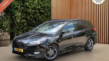 Zwart Gebruikt 2018 Ford Focus ST-Line Stationwagen | € 12.495 (Super prijs)