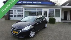 Zwart Gebruikt 2014 Peugeot 208 Access Hatchback | € 4.995 (Eerlijke prijs)