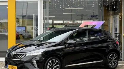 Zwart Gebruikt 2023 Renault Clio V Techno Hatchback | € 23.495 (Eerlijke prijs)