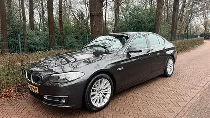 Grijs Occasion 2017 BMW 520 Luxury Line Sedan | € 18.999 (Super prijs)
