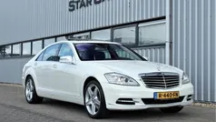 Wit, metallic lak Gebruikt 2009 Mercedes S400 Sedan | € 23.950 (Eerlijke prijs)