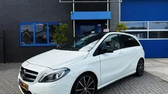 Wit, metallic lak Gebruikt 2013 Mercedes B180 Ambition MPV | € 9.945 (Eerlijke prijs)