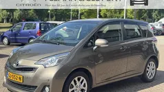 Bruin Gebruikt 2015 Toyota Verso-S Trend MPV | € 10.750 (Goede deal)