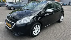 Zwart, metallic lak Gebruikt 2014 Peugeot 208 Hatchback | € 6.750 (Eerlijke prijs)