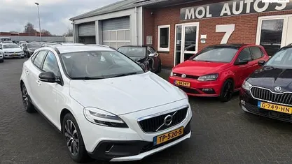 Occasion 2018 Volvo V40 Dynamic Hatchback | € 9.950 (Eerlijke prijs)