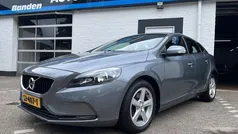 Grijs Gebruikt 2017 Volvo V40 Kinetic Stationwagen | € 10.950 (Eerlijke prijs)