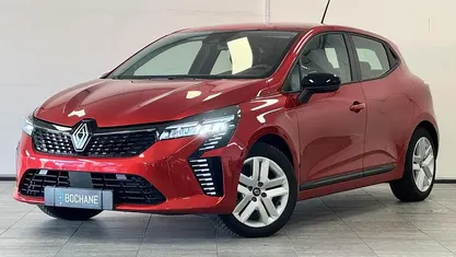 Rood Occasion 2023 Renault Clio V Evolution Hatchback | € 21.195 (Goede deal)