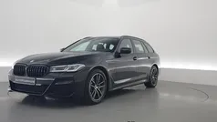 Zwart Gebruikt 2022 BMW 530e M Sport Stationwagen | € 42.750 (Eerlijke prijs)