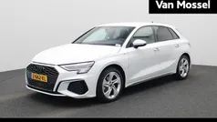 Wit Gebruikt 2024 Audi A3 Sportback S-Line Hatchback | € 37.900 (Eerlijke prijs)