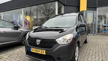 Zwart Gebruikt 2019 Dacia Dokker Essentiel MPV | € 7.945 (Super prijs)