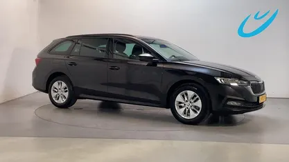 Zwart Gebruikt 2021 Skoda Octavia Business Line Stationwagen | € 16.750 (Goede deal)