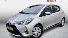 Grijs Gebruikt 2018 Toyota Yaris Hybrid Design Hatchback | € 15.999 (Eerlijke prijs)
