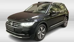 Zwart, metallic lak Gebruikt 2022 VW Tiguan Elegance SUV | € 34.950 (Eerlijke prijs)