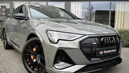 Grijs Gebruikt 2022 Audi e-tron Sportback Black Edition SUV | € 40.950 (Eerlijke prijs)