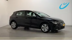 Zwart Gebruikt 2021 VW Golf VIII Life Hatchback | € 17.950 (Goede deal)