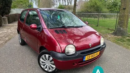 Rood Gebruikt 2001 Renault Twingo Expression Hatchback | € 699 (Eerlijke prijs)