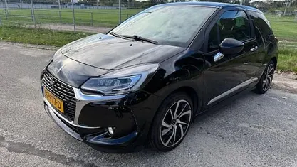 Occasion DS Automobiles DS3 So Chic 82 PK (60 kW) 2016 Zwart Hatchback