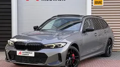 Grijs Gebruikt 2023 BMW 330e Stationwagen | € 41.950 (Eerlijke prijs)