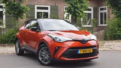 Oranje Gebruikt 2021 Toyota C-HR Executive SUV | € 22.990 (Eerlijke prijs)
