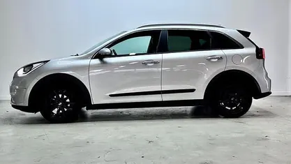 Gebruikt 2017 Kia Niro Sport SUV | € 16.940 (Eerlijke prijs)