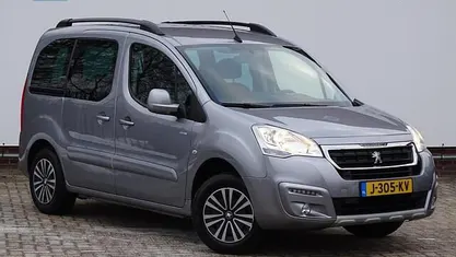 Grijs (metallic) Occasion 2018 Peugeot Partner Tepee Allure MPV | € 10.950 (Eerlijke prijs)