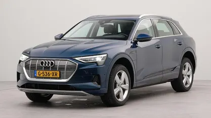Blauw Gebruikt 2019 Audi e-tron Design SUV | € 24.900 (Goede deal)