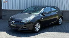 Zwart Gebruikt 2015 Opel Astra Business Hatchback | € 6.749 (Eerlijke prijs)