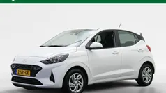 Wit Gebruikt 2024 Hyundai i10 Comfort Hatchback | € 17.740 (Eerlijke prijs)