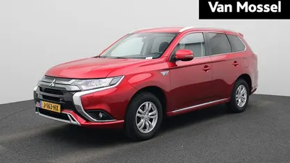 Occasion Mitsubishi Outlander P-HEV 135 PK (99 kW) 2020 Rood SUV