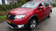 Rood Gebruikt 2015 Dacia Sandero Stepway Hatchback | € 6.295 (Eerlijke prijs)