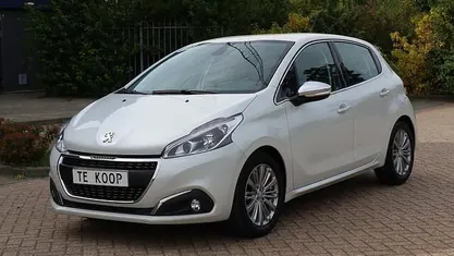 Occasion 2019 Peugeot 208 Allure Hatchback | € 9.650 (Eerlijke prijs)