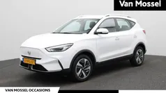 Wit Gebruikt 2023 MG ZS Comfort Sedan | € 21.995 (Eerlijke prijs)