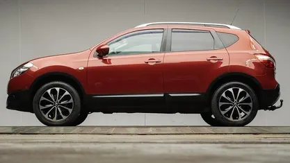 Rood Gebruikt 2011 Nissan Qashqai SUV | € 8.945 (Eerlijke prijs)