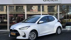 Wit Gebruikt 2021 Toyota Yaris Hybrid Plus Hatchback | € 21.400 (Eerlijke prijs)