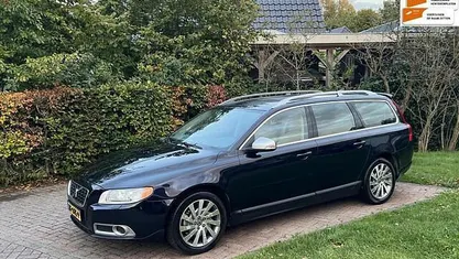 Blauw Occasion 2010 Volvo V70 R-Design Stationwagen | € 8.950 (Goede deal)