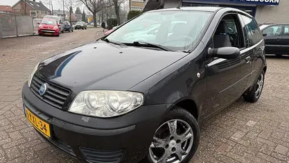 Zwart Occasion 2005 Fiat Punto Active Hatchback | € 1.450 (Eerlijke prijs)