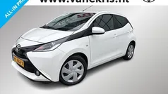 Wit Gebruikt 2018 Toyota Aygo X-play Hatchback | € 9.499 (Eerlijke prijs)