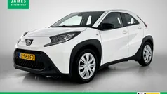 Wit Gebruikt 2023 Toyota Aygo Play Hatchback | € 16.640 (Eerlijke prijs)