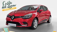 Rood Gebruikt 2018 Renault Clio IV Zen Hatchback | € 10.740 (Eerlijke prijs)