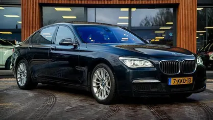 Zwart Gebruikt 2013 BMW 740 Executive Sedan | € 16.900 (Goede deal)