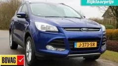Blauw, metallic lak Gebruikt 2016 Ford Kuga Titanium SUV | € 15.450 (Eerlijke prijs)