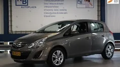Bruin Gebruikt 2013 Opel Corsa Design Edition Hatchback | € 5.750 (Eerlijke prijs)