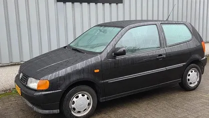 Zwart Gebruikt 1995 VW Polo Hatchback | € 1.950