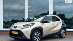 Bruin Gebruikt 2024 Toyota Aygo Premium Hatchback | € 21.850 (Eerlijke prijs)