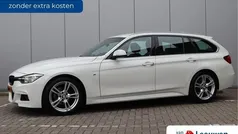 Wit Gebruikt 2019 BMW 318 M Sport Stationwagen | € 21.495 (Eerlijke prijs)