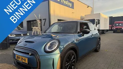 Gebruikt 2022 Mini Cooper Hatchback | € 17.950 (Super prijs)